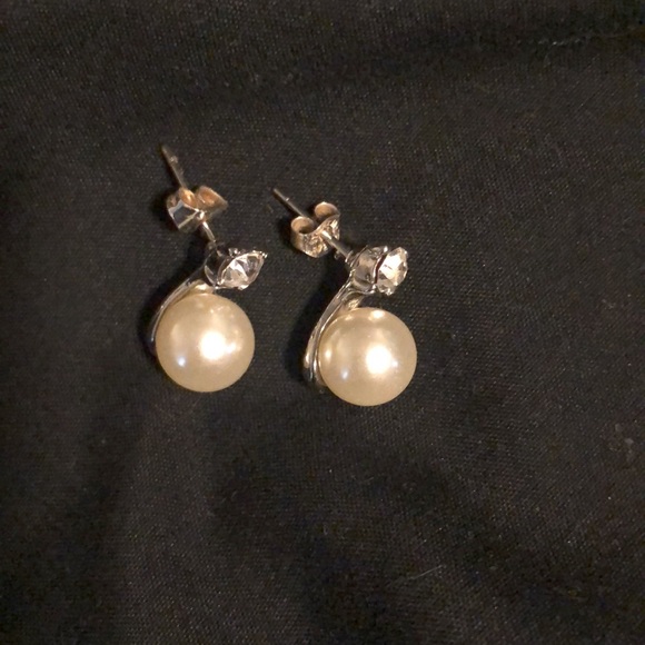 New Without Tags Pearl Earrings With Diamonds - Picture 4 of 7